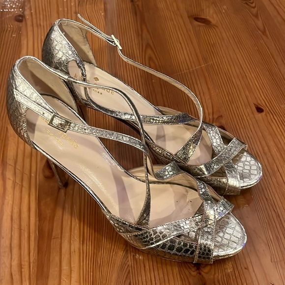 Kate Spade New York Leather Gold Animal Print Sandals made in Italy 8.5 B - Picture 1 of 10